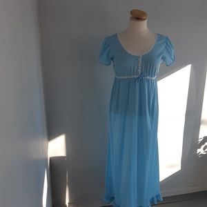Vintage Slumber Suzy  dreamwear long night gown size S/M Blue